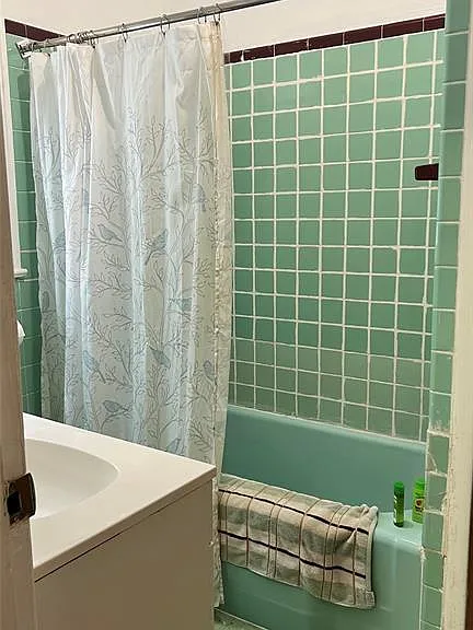 52 Christie Ave #1 — Photo 9