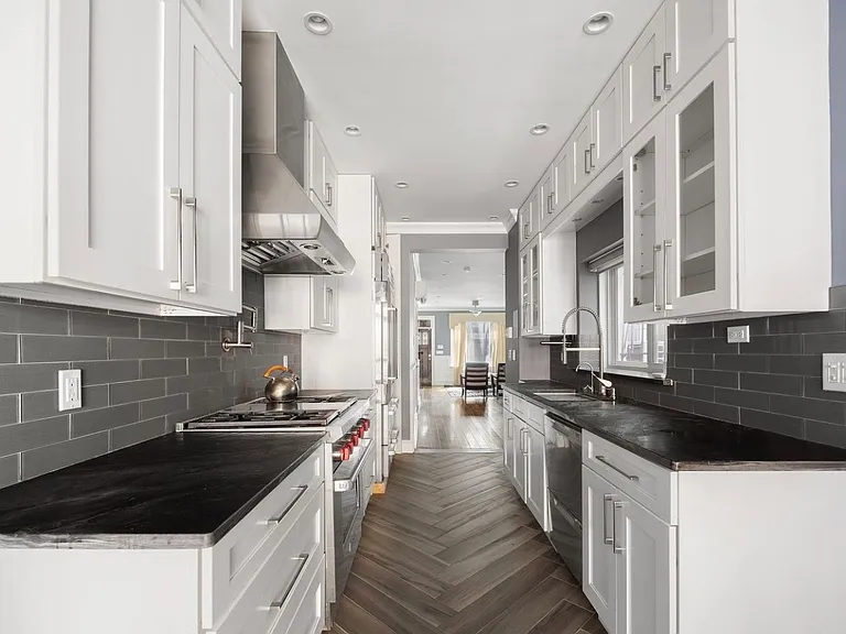 22 Ludlam Pl #1 — Photo 2