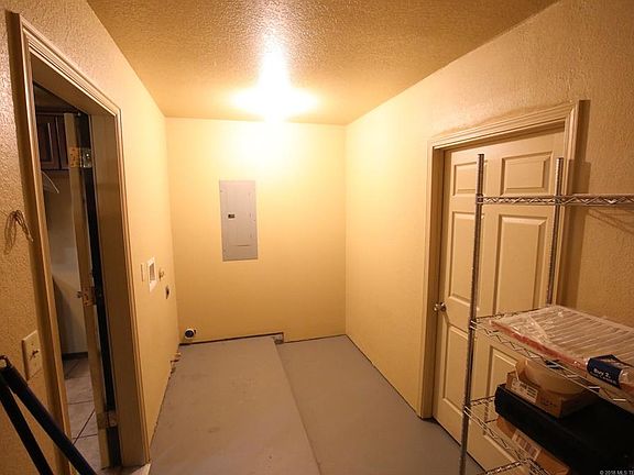 5th image of 522 E 138th Pl