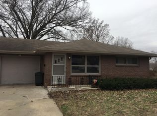 1702 Lovers Lane Hgts St, Saint Joseph, MO 64505
