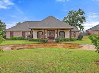 208 Grand Oak Blvd, Clinton, MS 39056