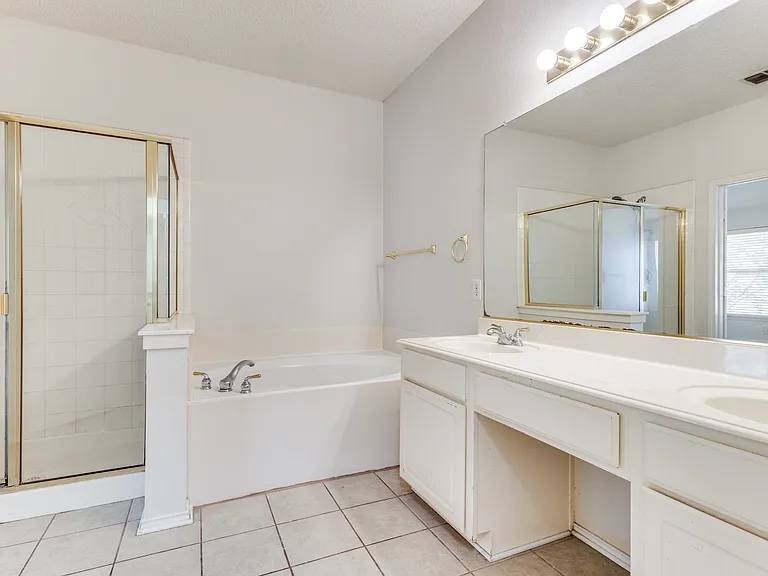 7046 Saint Augustine Dr — Photo 10