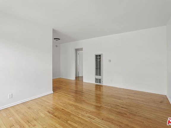 2nd image of 3712 S Centinela Ave APT 2