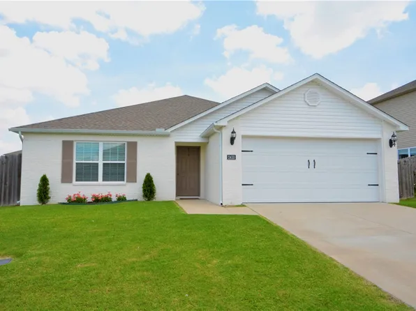 2410 Hickory Wood Ave, Lowell, AR 72745