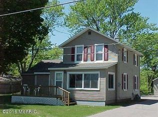 112 Bridge Rd, Allegan, MI 49010