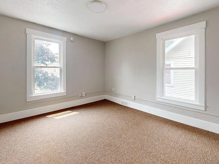 703 Excelsior Ave — Photo 10