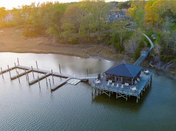 133 Creek Front Ln, Suffolk, VA 23435