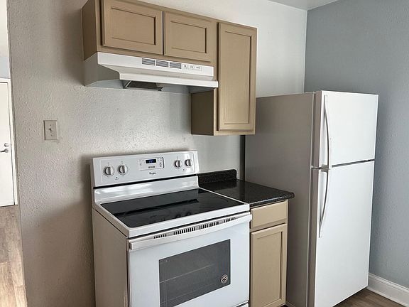 4th image of 3828 Altura Ave Unit B