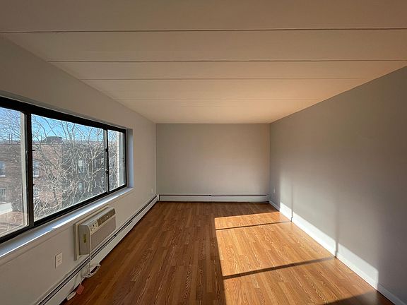 5th image of 116 Irvington Ave APT 4F
