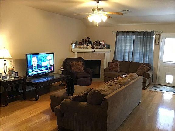 2nd image of 2501 SW 20th St