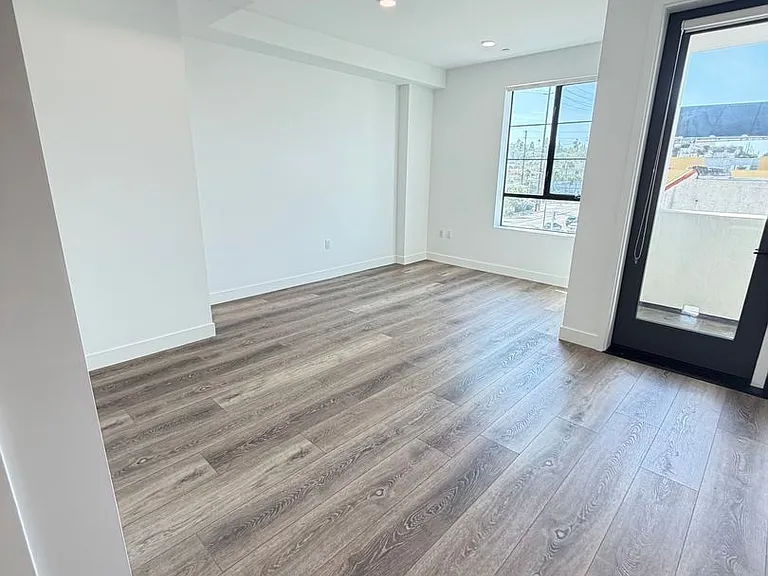Montecito Lofts — Photo 41