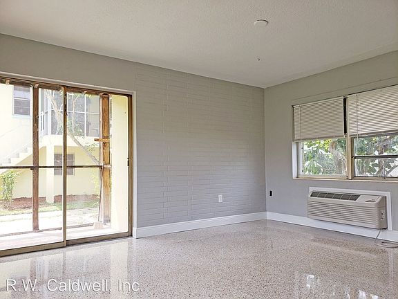 4th image of 5620 Gulfport Blvd S APT 6