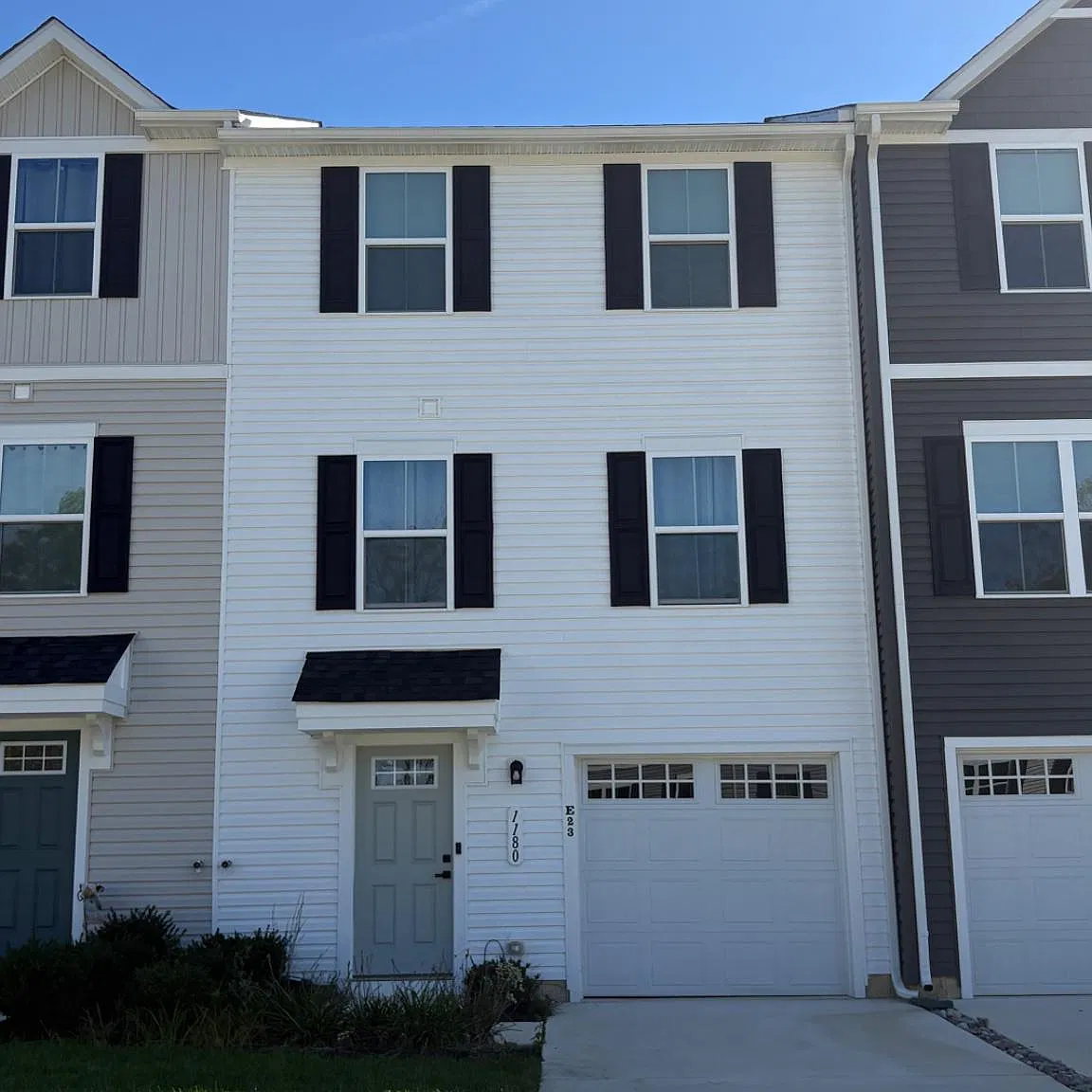 1180 W Walnut Rd — Photo 1