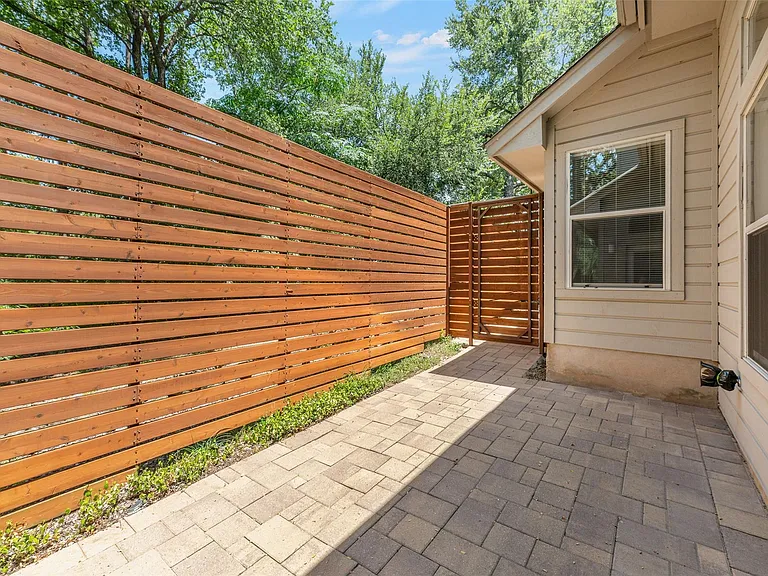 1621 Maggie Mayes St — Photo 34