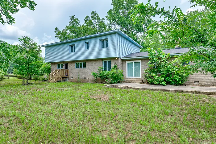 400 Derby Ln — Photo 10