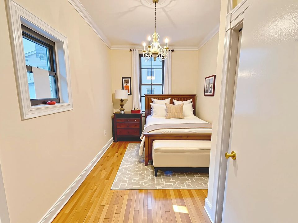 2nd image of 70 W 82nd St APT 2B