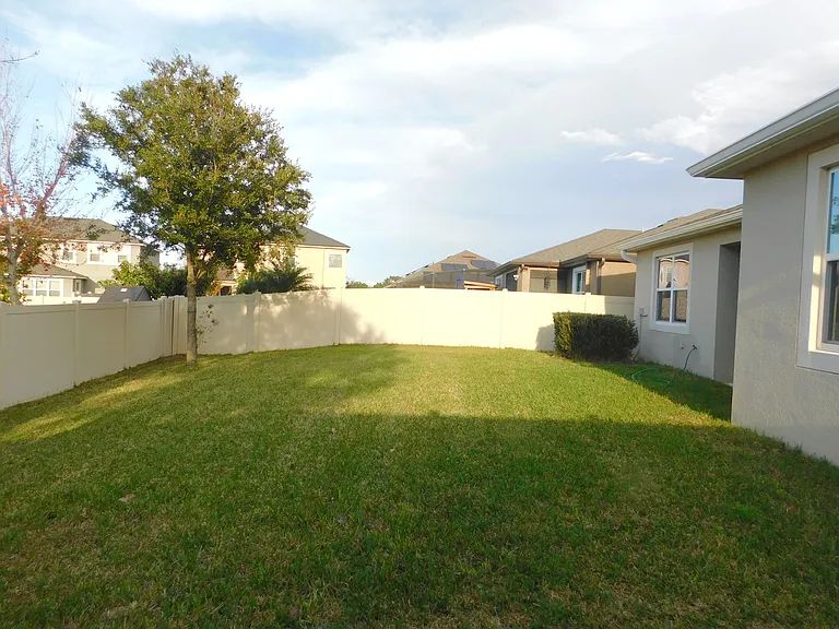 2135 Donahue Dr — Photo 27
