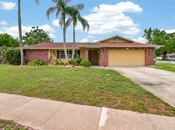 2221 Colonial Dr, Dunedin, FL 34698
