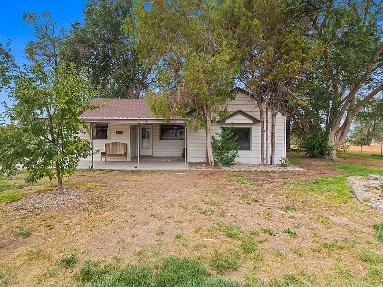 1136 S Adell Ave — Photo 2