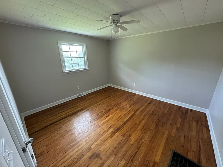 802 Liberty Hwy — Photo 11