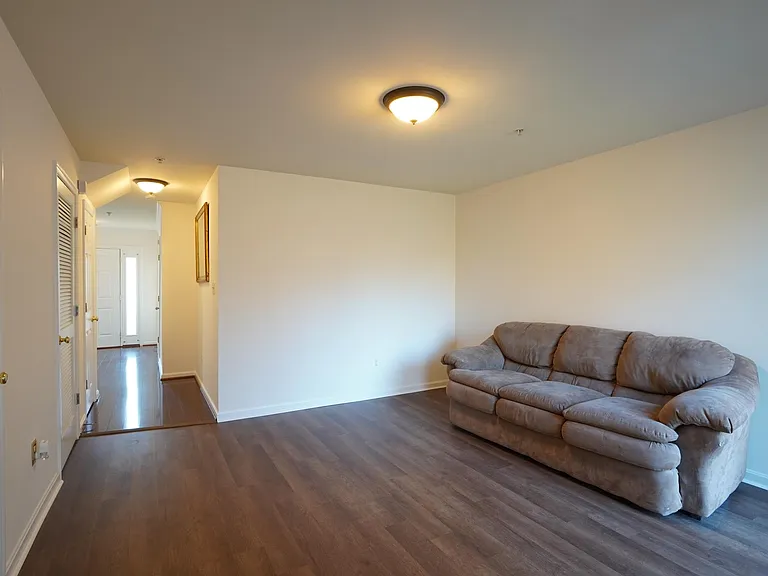 45715 N Maxine Way — Photo 2