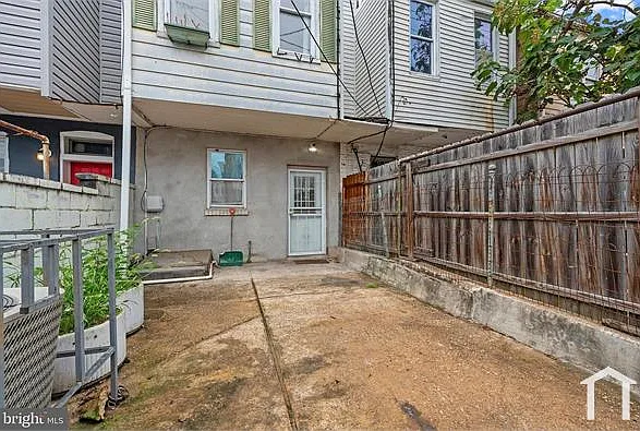 411 N Kenwood Ave — Photo 16