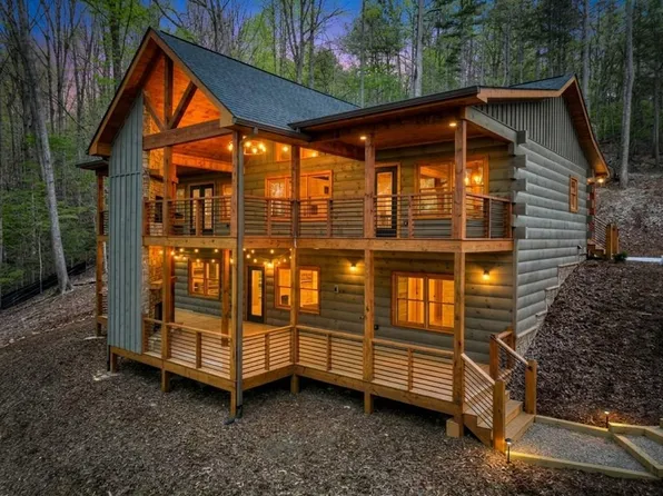 245 Moonstone Dr, Ellijay, GA 30540