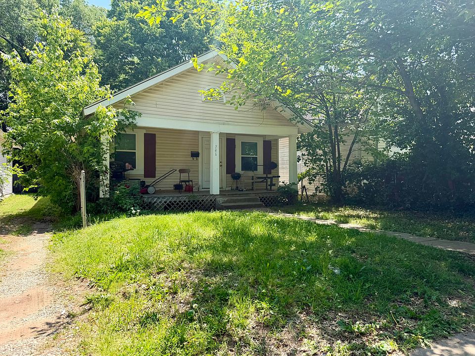 1st image of 746 S Douglas Avenue