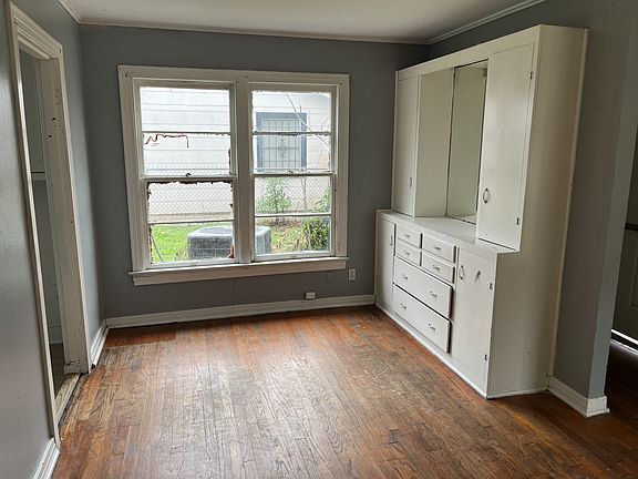 3rd image of 1225 Delhi St