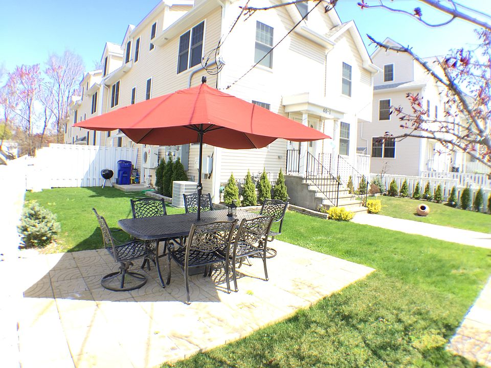 Fenced Yard & Patio Like sf