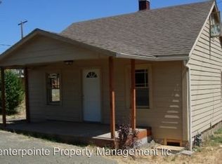 989 NE Willow St, Roseburg, OR 97470