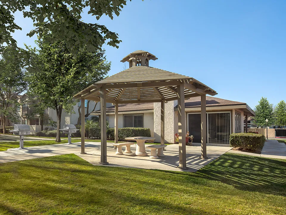 Rosewood Apartments