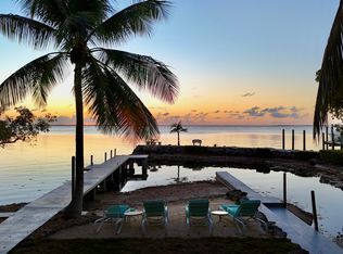 11 Bay Rd, Key Largo, FL 33037