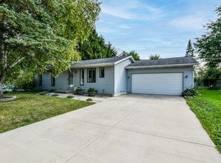 1113 Sunfield St, Sun Prairie, WI 53590