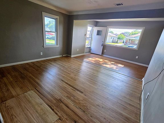 5th image of 3892 18th St