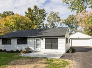 1923 Hillsdale Dr, Twinsburg, OH 44087