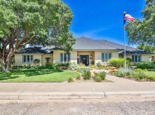 2213 College Ave, Levelland, TX 79336