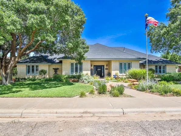2213 College Ave, Levelland, TX 79336