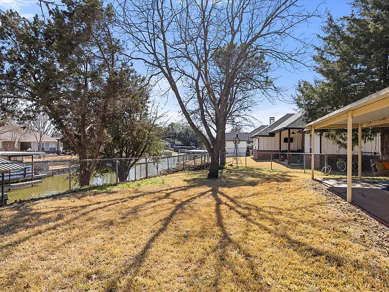417 Sky Harbour Ct — Photo 29