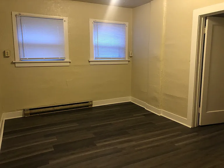 715 NE Maple St #B — Photo 9