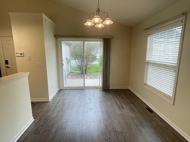 3524 Durham Ln — Photo 8