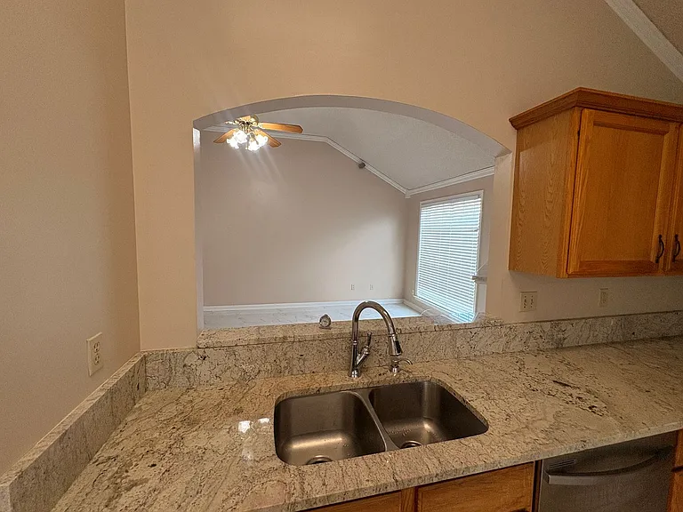 390 N Ericson Rd — Photo 6