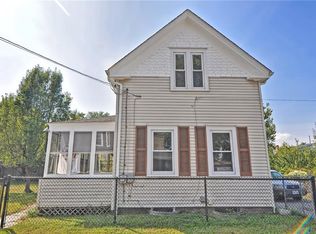 35 Willow St, Riverside, RI 02915