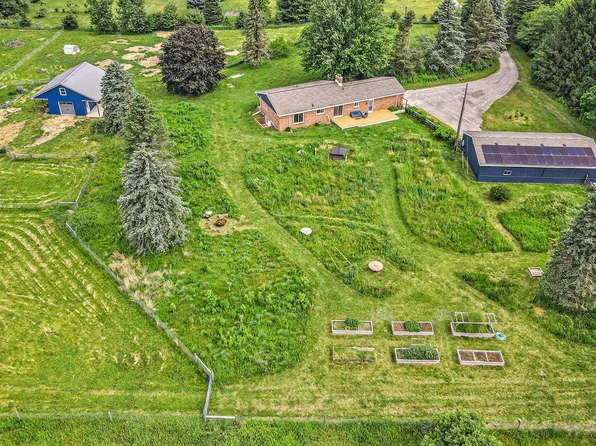 8175 Chamberlin Rd, Dexter, MI 48130