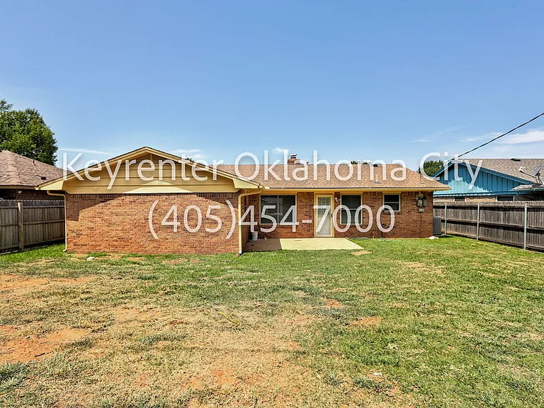 10912 N Blackwelder Ave — Photo 37