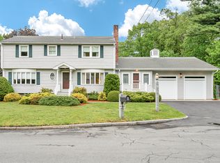 8 Bruce St, Burlington, MA 01803