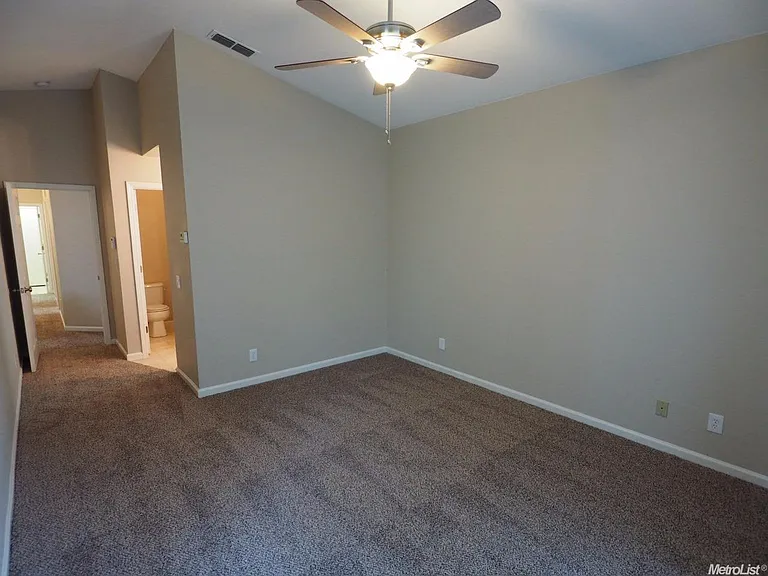 2258 Clapton Way — Photo 11