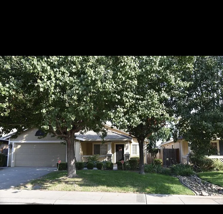 523 Mockingbird Dr