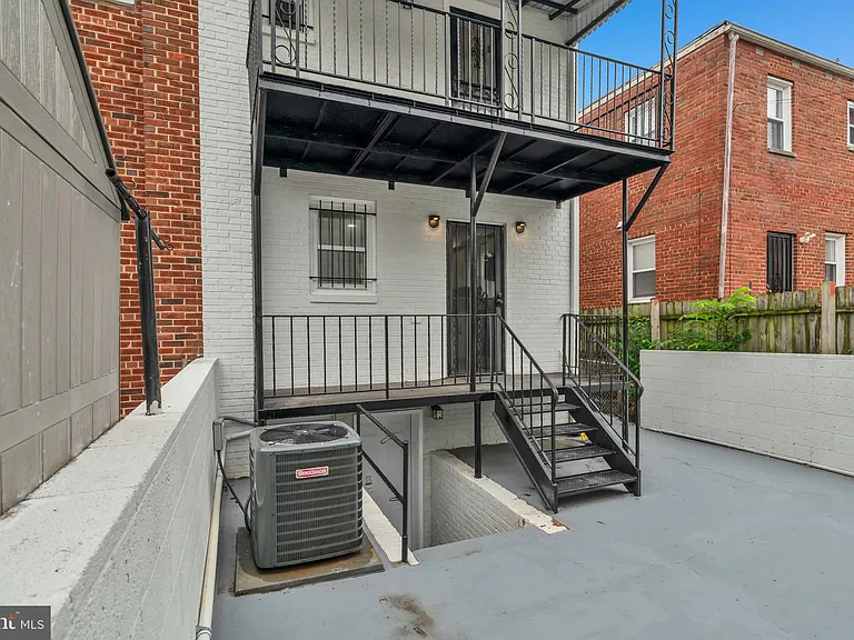 518 Oglethorpe St NE — Photo 47