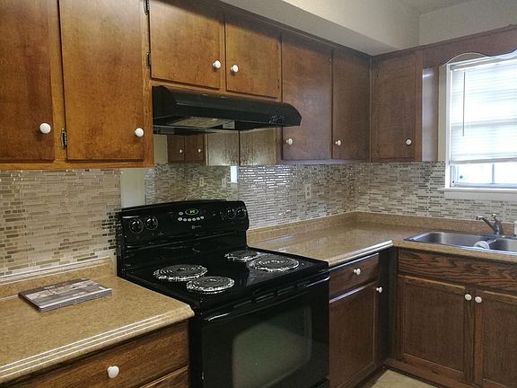 2nd image of 201 Marinawoods Dr SE APT 4